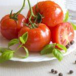 มะเขือเทศบนจาน