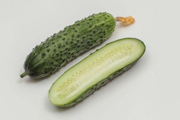 แตงกวาหั่นบาง ๆ