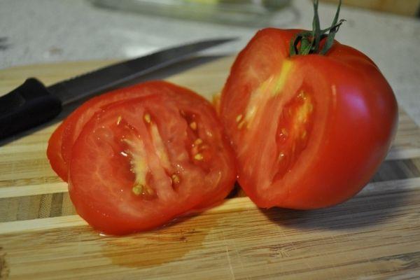 มะเขือเทศหั่นชิ้น