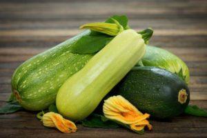 ทำไมรังไข่ของบวบถึงเหลืองและหลุดร่วง และต้องทำอย่างไร?