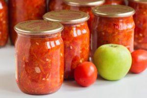 สูตรที่ดีที่สุดสำหรับการทำ adjika กับแอปเปิ้ลและมะเขือเทศสำหรับฤดูหนาว