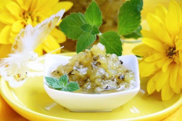 Confiture dans une assiette