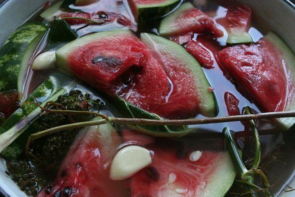 แตงโมกับผักใบเขียว