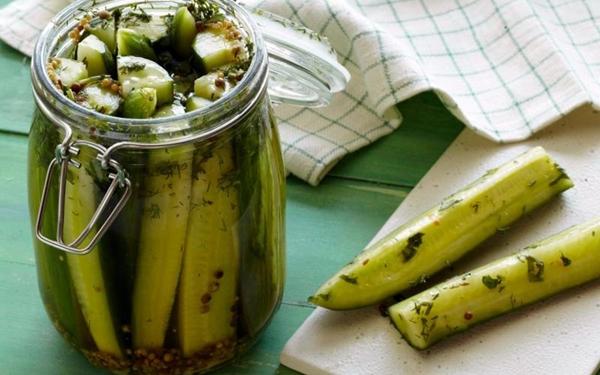 แตงกวารสเผ็ดเครมลินในขวด