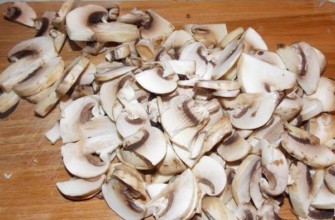 เห็ดแชมปิญองหั่นเป็นชิ้น