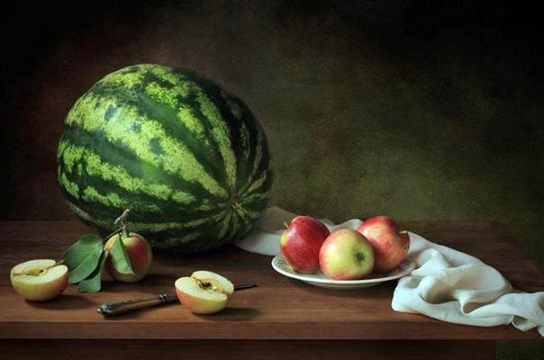 แตงโมและแอปเปิ้ล