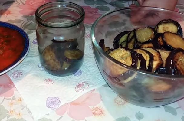 มะเขือยาวหั่นเป็นชิ้นสไตล์จอร์เจียน