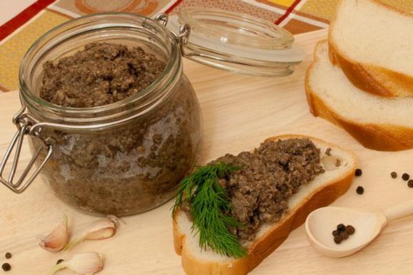 คาเวียร์เห็ดนมและกระเทียม