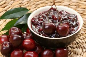 สูตรแยมเชอร์รี่ 5 อันดับแรกสำหรับฤดูหนาว แบบมีและไม่มีเมล็ด วิธีทำ 5 นาที
