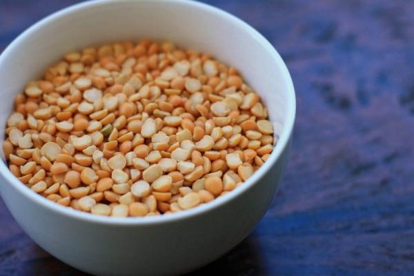 petits pois dans un bol