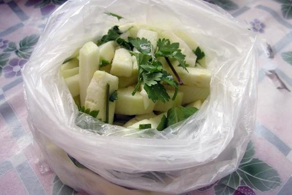 ซูกินี่เค็มในถุง