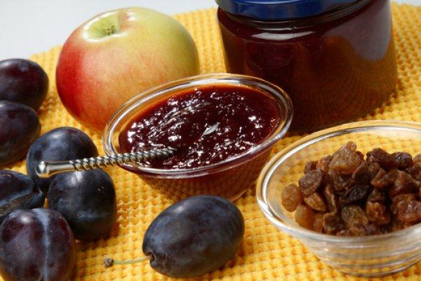 แยมพลัมและแอปเปิ้ล