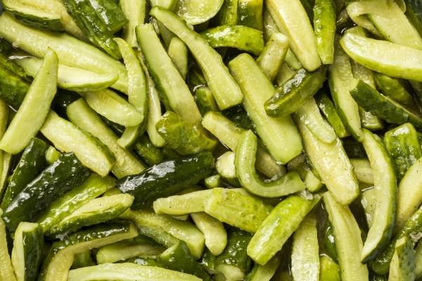 แตงกวาเค็มเล็กน้อย