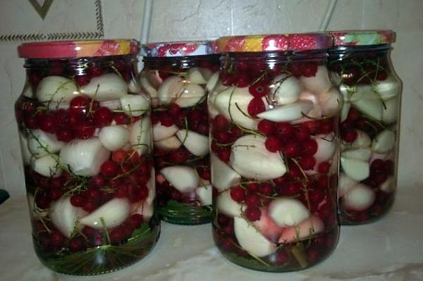 กระเทียมดองกับลูกเกด