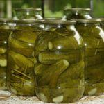 แตงกวาในขวดใหญ่