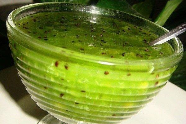 เยลลี่ลูกเกดในชาม