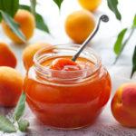 แยมแอปริคอตในขวด