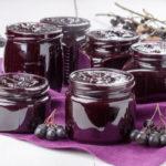 แยมแบล็กโช้กเบอร์รี่ในขวด