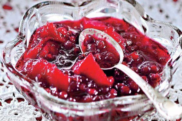 ลิงกอนเบอร์รี่กับแอปเปิ้ล