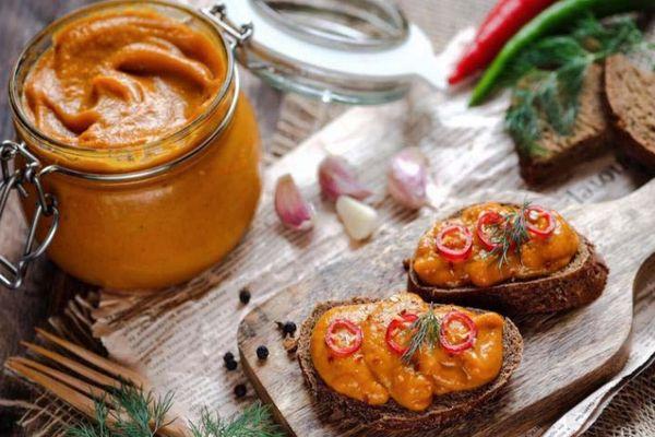 ขนมปังกับคาเวียร์ผัก