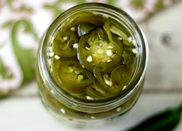 Piments jalapeño en bocal