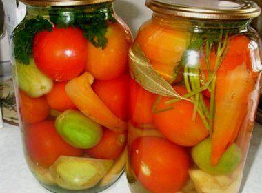 มะเขือเทศและแอปเปิ้ลสำหรับฤดูหนาว