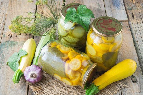 courgettes marinées en bocal