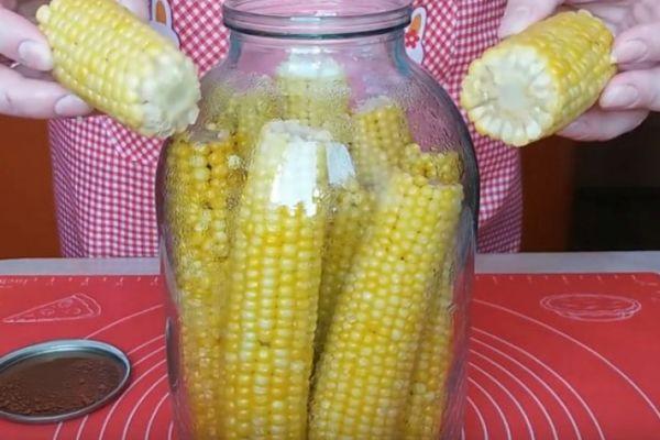 ข้าวโพดในกระป๋อง