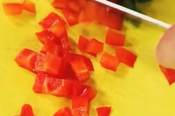 พริกหั่นเต๋า