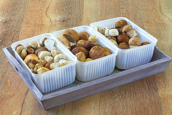 เห็ดในภาชนะ