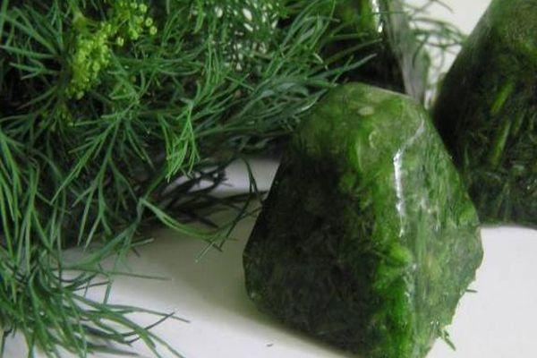 ลูกเต๋ากับผักชีลาว