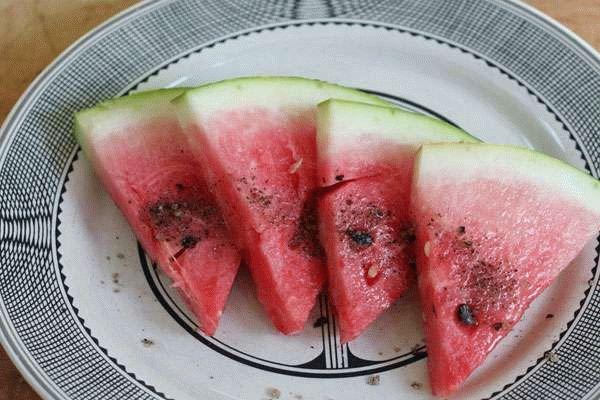 แตงโมดองบนจาน