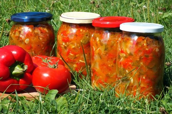 เลโชแตงกวาและมะเขือเทศ