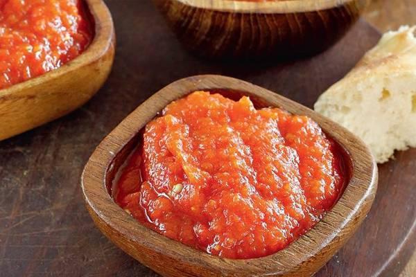 lyutenitsa ในชาม