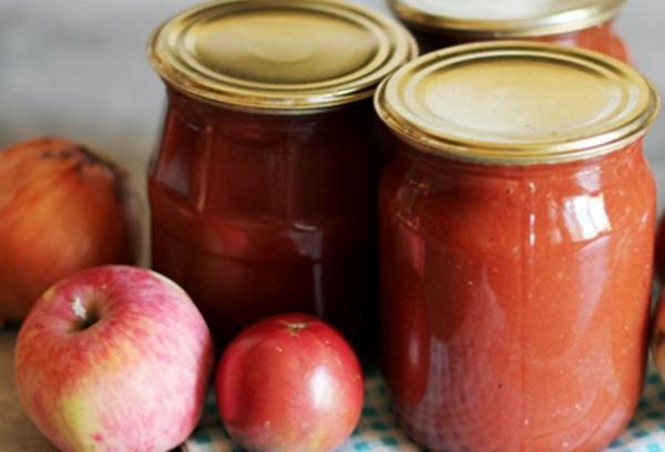 ketchup aux pommes en bocaux