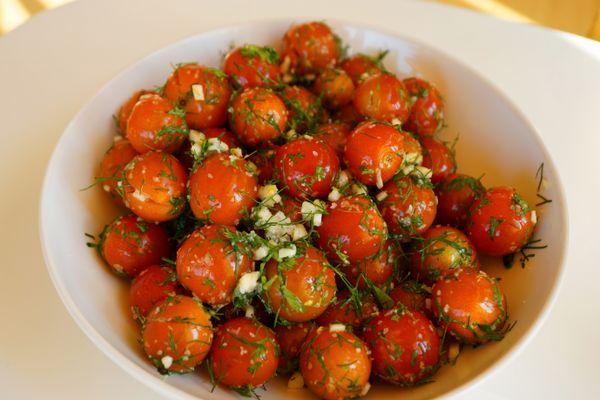 tomates cerises à l'ail
