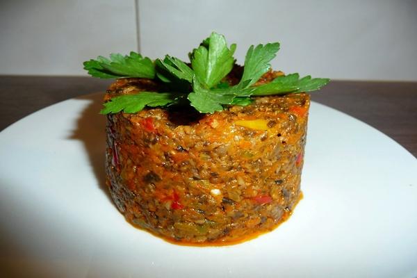 คาเวียร์เห็ดนมกับซอสมะเขือเทศ