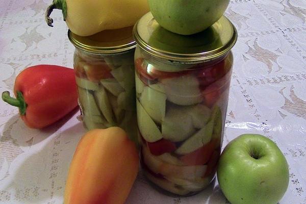 pommes au poivre dans un bocal