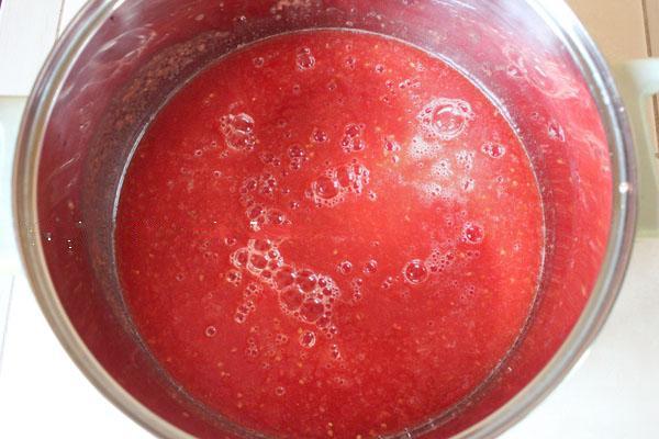 ขั้นตอนการเตรียมแตงกวาใน adjika