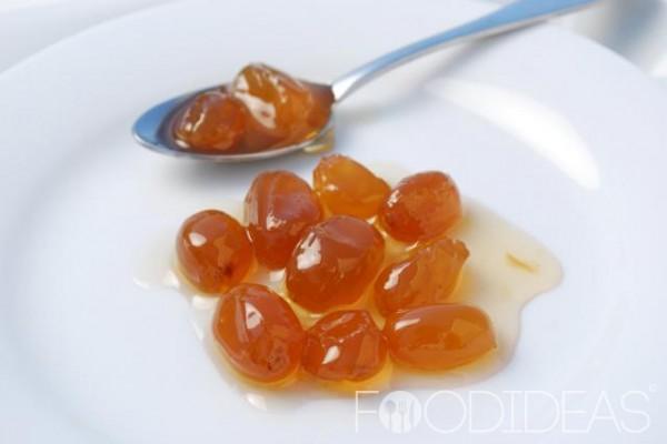 ช้อนกับแยมองุ่น