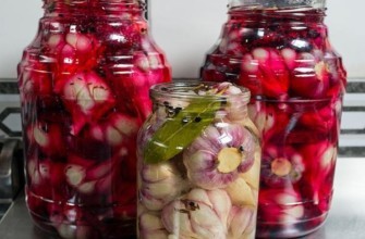 กระเทียมดองกับบีทรูทในขวด