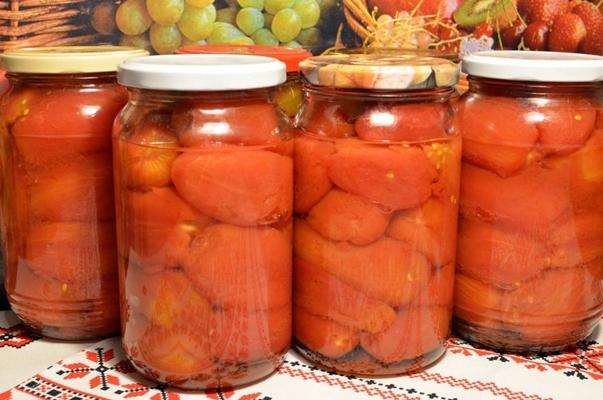 tomates pelées en bocaux