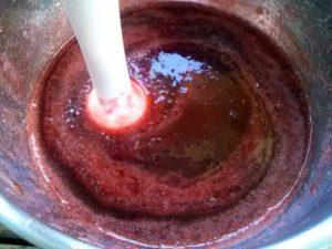 วิธีทำพลัมบดสำหรับฤดูหนาวที่บ้าน: สูตรที่ไม่มีน้ำตาล ใช้นมข้นหวาน และลูกพรุน