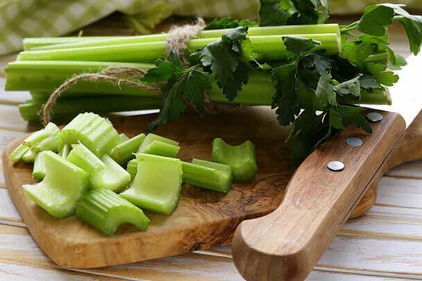 ชิ้นขึ้นฉ่าย