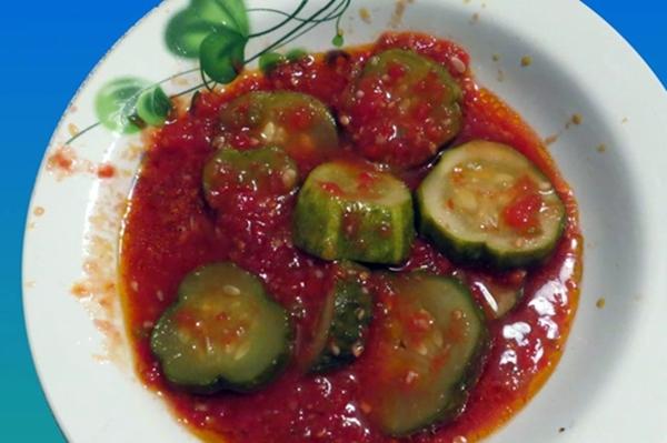 แตงกวาใน adjika