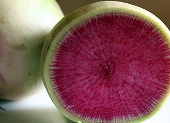 หัวไชเท้าสีชมพูหั่น