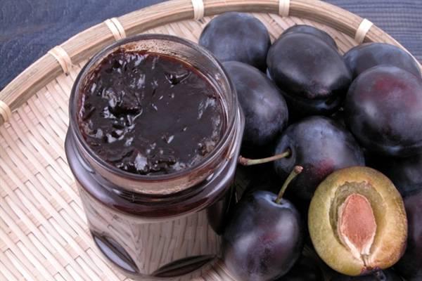 เยลลี่พลัมในขวด