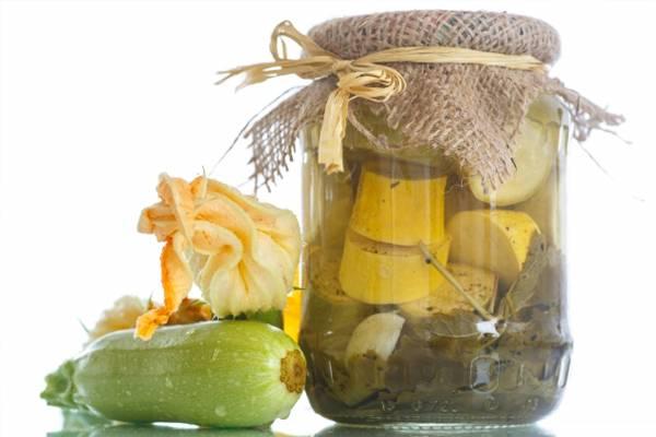 ซูกินี่เค็มในขวด