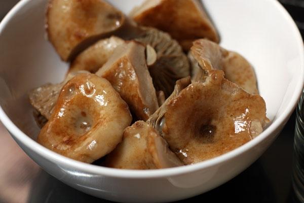 เห็ดนมดองในชาม