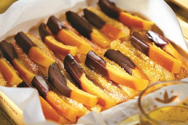 เปลือกส้มเชื่อมในช็อกโกแลต